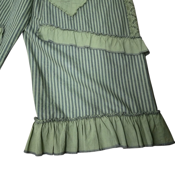 Green Striped Women's Cropped Pants With Ruffules - Picture 3 of 7